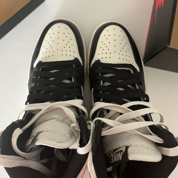 Jordan 1 Dark Mocha OG size 9 - Picture 6 of 8